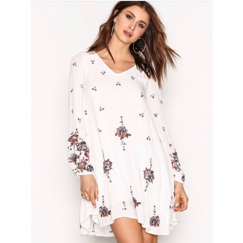 Free People Long Sleeve White Embroidered Baby Doll Tunic